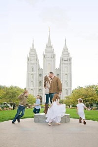 Nate and Amber Barton Family at the SLC Temple. 